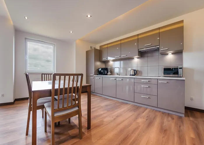 I Jastrzebia Gora, Sun & Snow